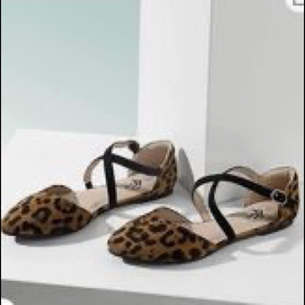 Leopard strap on sandals